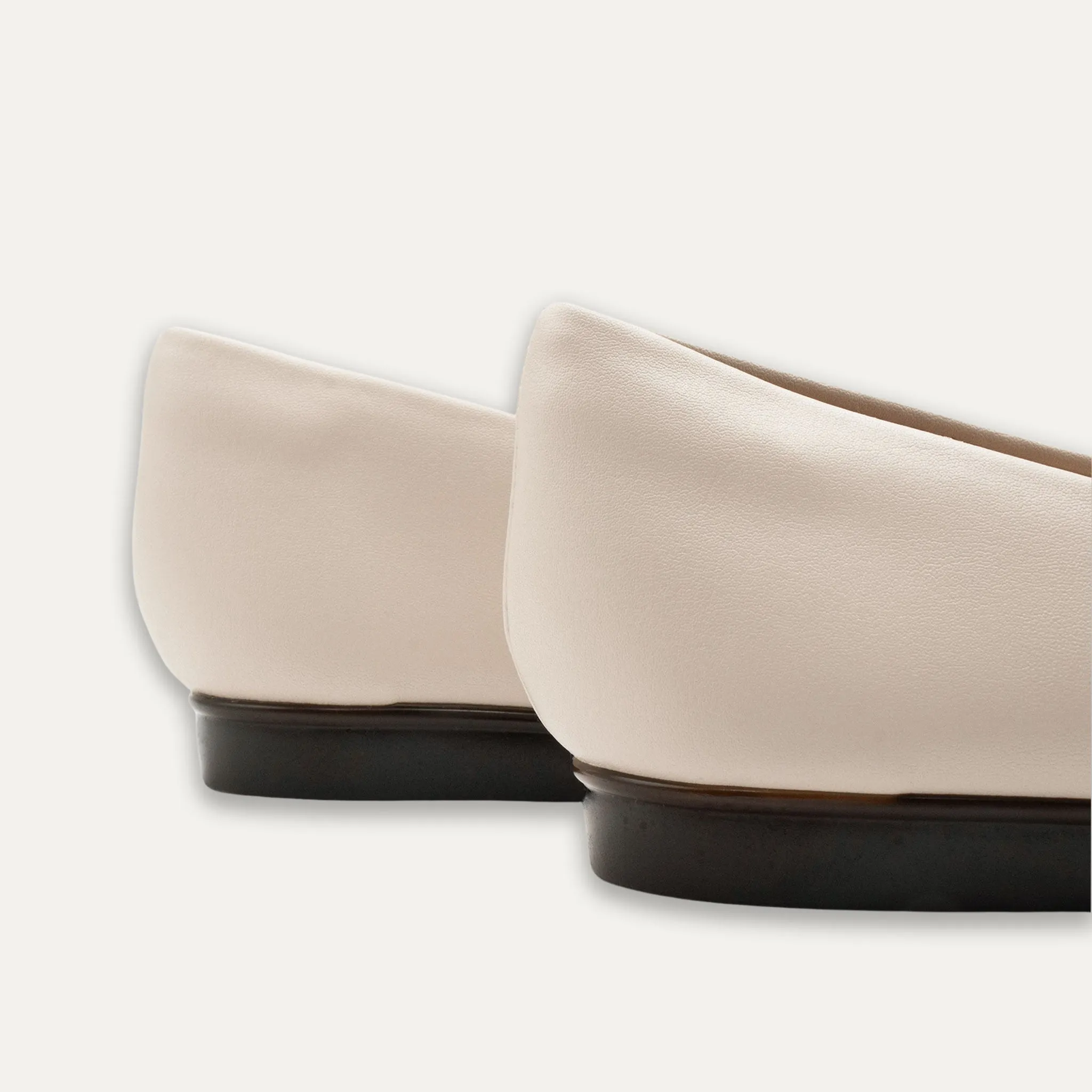 Belkis Off White Pointed Toe Flats