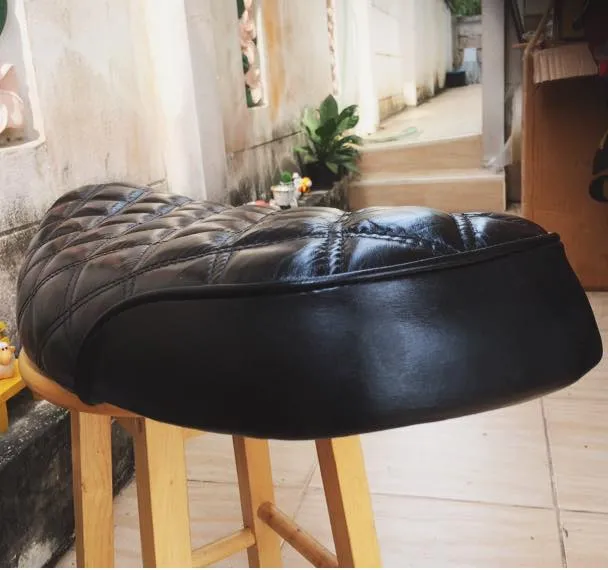 KB-TWCDS - Triumph Bonneville Water-Cooled Classic Diamond Seat