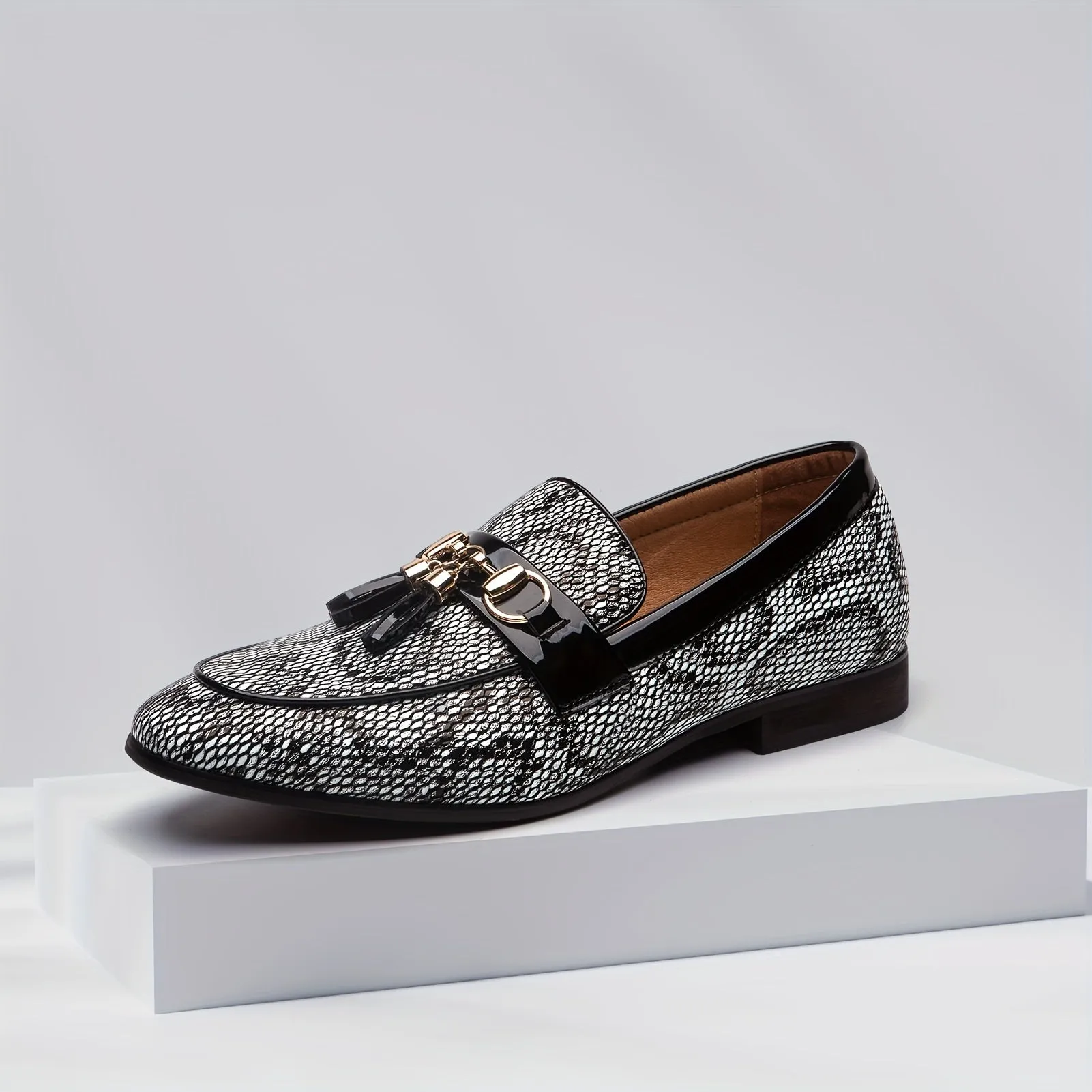 Mens Slip-On Loafers Moccasin Slippers Men Casual Comfortable Shoes