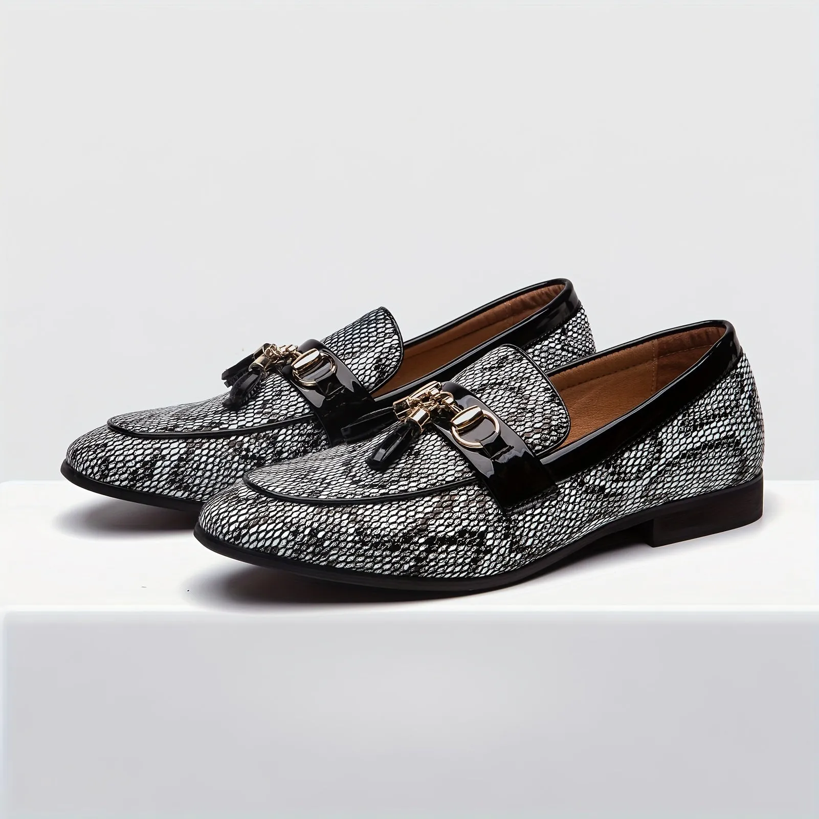Mens Slip-On Loafers Moccasin Slippers Men Casual Comfortable Shoes
